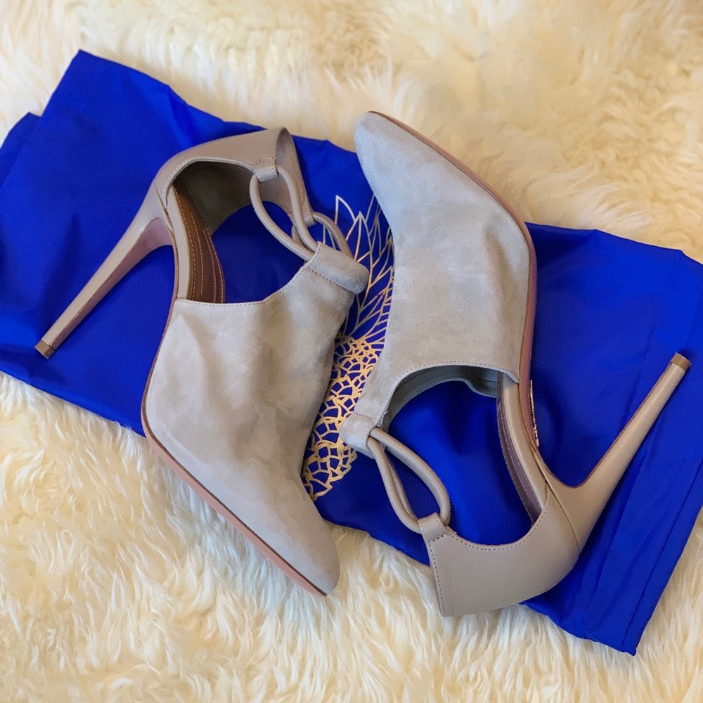 Aquazzura beige heels